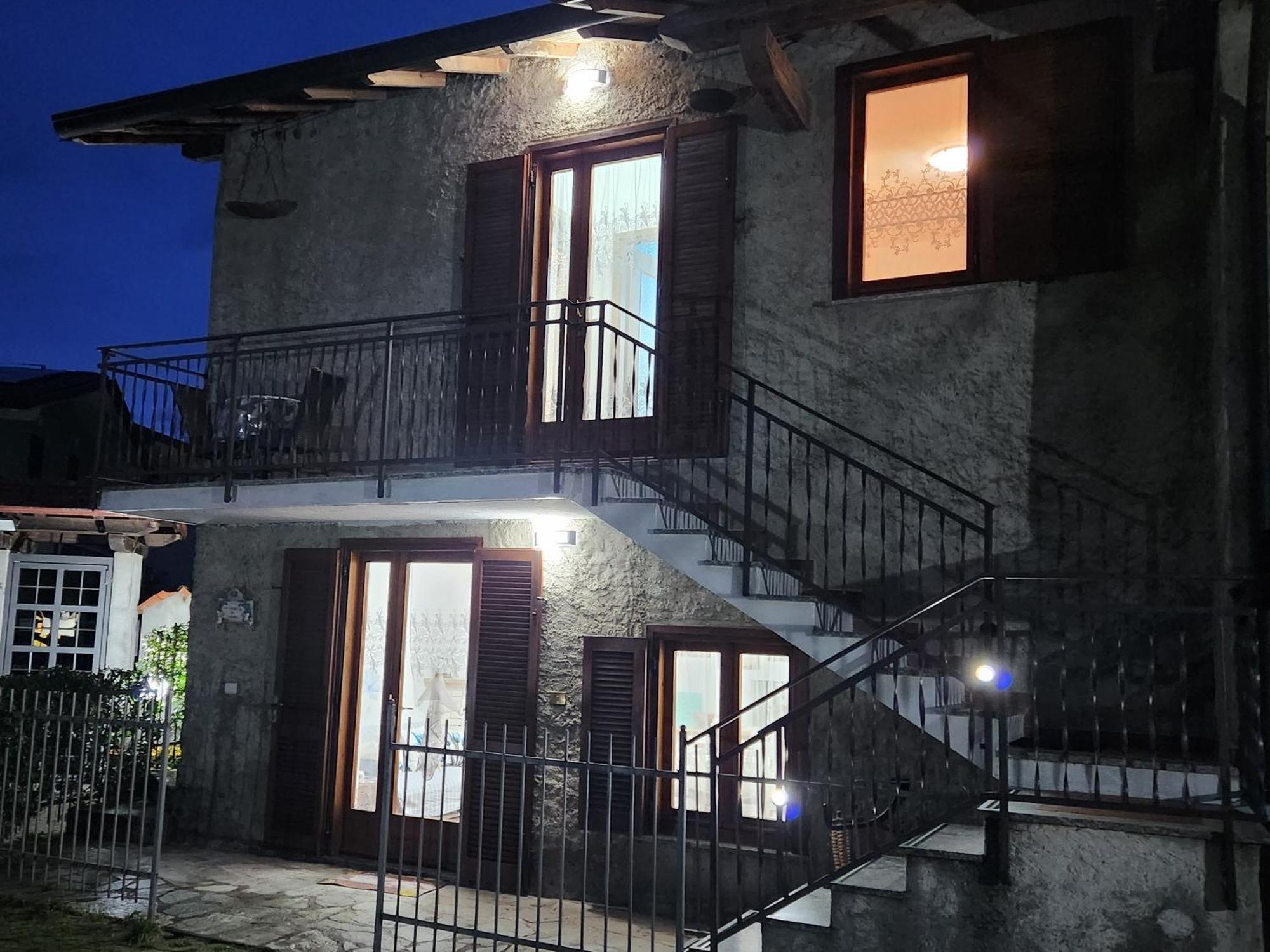 Laura'S Cottage With Lake View, Detached, 5 Kilometers From Varenna ليرنا المظهر الخارجي الصورة