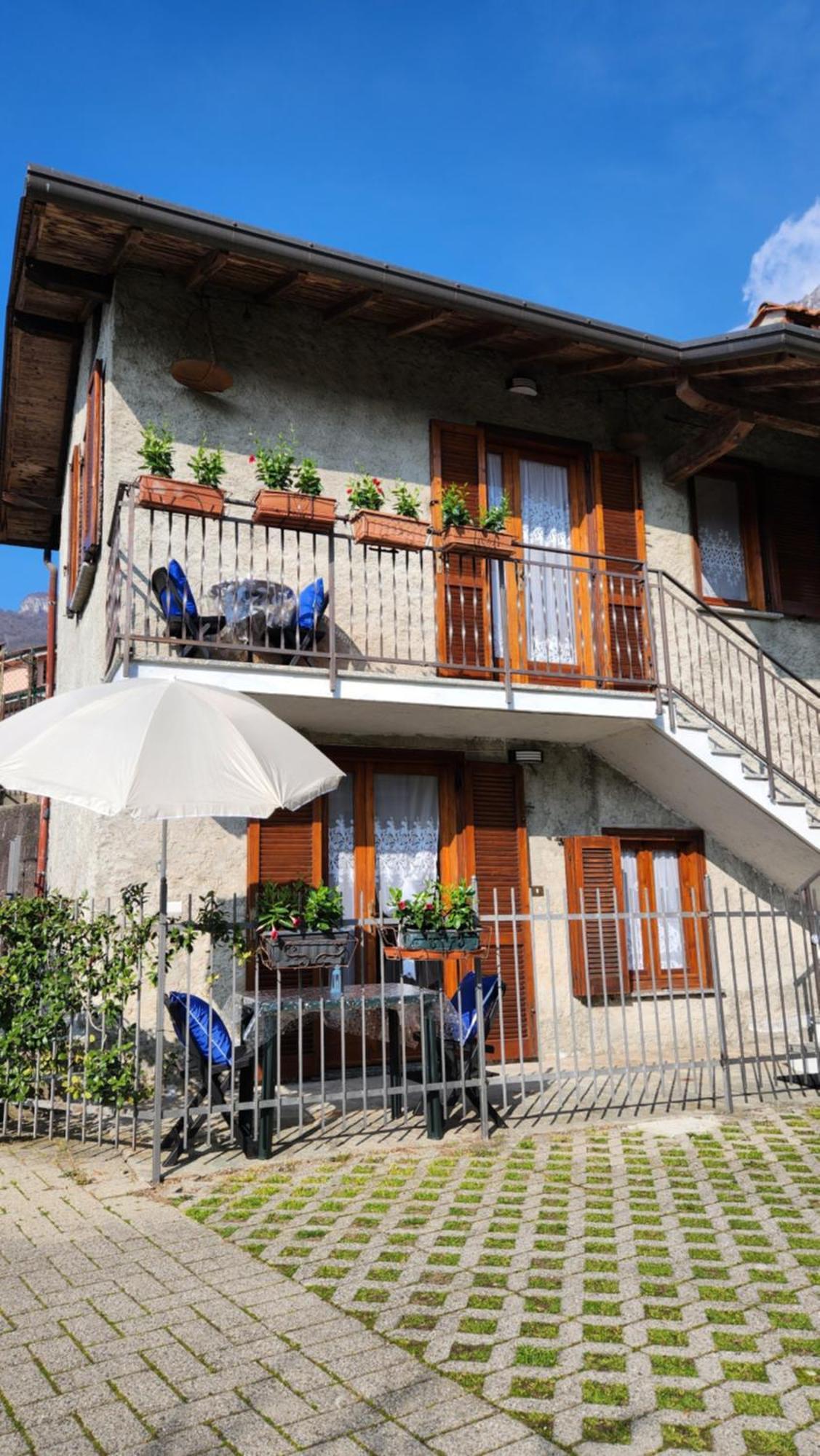 Laura'S Cottage With Lake View, Detached, 5 Kilometers From Varenna ليرنا المظهر الخارجي الصورة