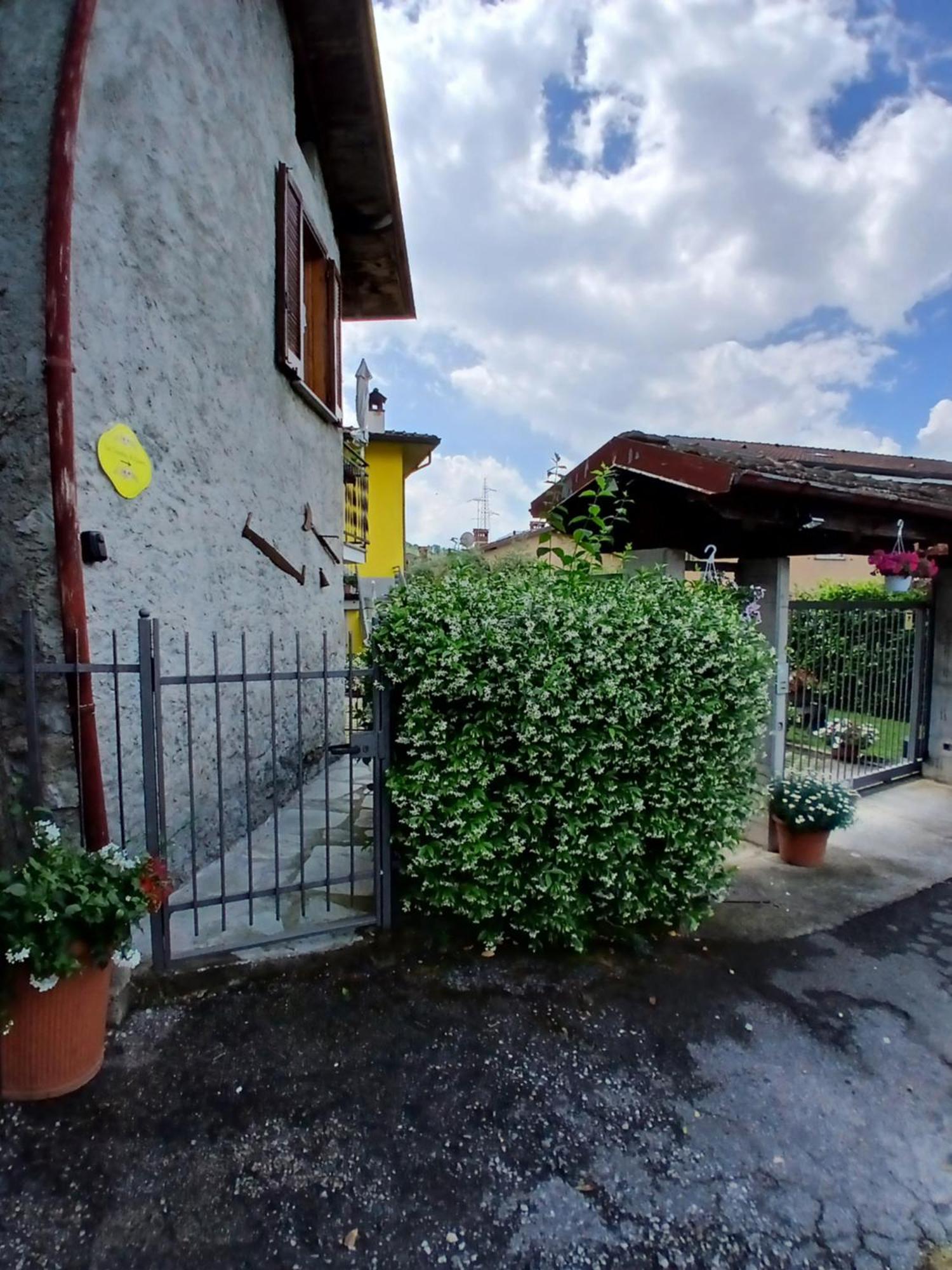 Laura'S Cottage With Lake View, Detached, 5 Kilometers From Varenna ليرنا المظهر الخارجي الصورة